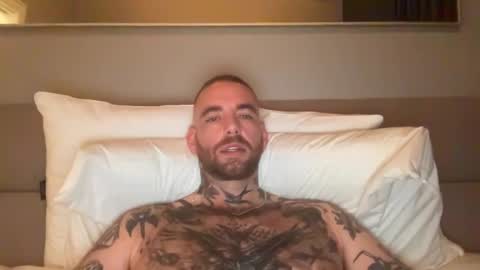 Snapshot of mathewloyal chatting on November 19, 2025, 3:06 am Mat Loyal online show from November 19, 2025, 3:06 am