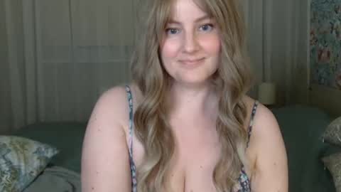 Snapshot of mathilde_solveig chatting on December 30, 2024, 6:38 pm mathilde_solveig online show from December 30, 2024, 6:38 pm