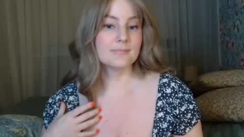Snapshot of mathilde_solveig chatting on December 31, 2024, 6:35 pm mathilde_solveig online show from December 31, 2024, 6:35 pm