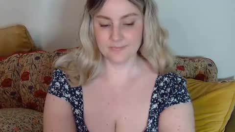 Snapshot of mathilde_solveig chatting on January 24, 2025, 6:35 pm mathilde_solveig online show from January 24, 2025, 6:35 pm