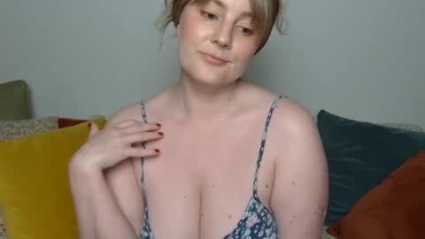 Snapshot of mathilde_solveig chatting on October 25, 2025, 4:46 pm mathilde_solveig online show from October 25, 2025, 4:46 pm