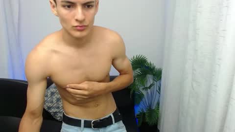 Snapshot of matiius18 chatting on November 21, 2025, 2:05 pm Matias online show from November 21, 2025, 2:05 pm