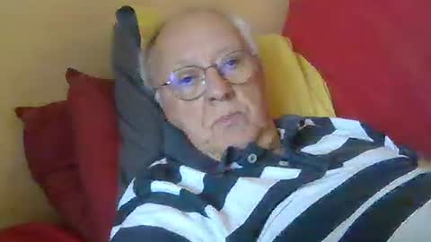 Snapshot of matricule4246 chatting on October 31, 2025, 9:43 am joyaam79 online show from October 31, 2025, 9:43 am