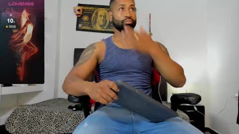 matt rodriguez92 online show from November 30, 2025, 10:52 am