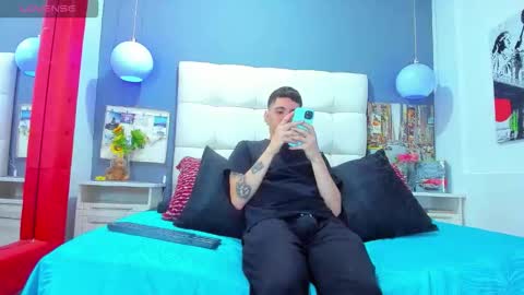 Snapshot of matteo12_ chatting on November 5, 2025, 4:01 am ---Matteo--- online show from November 5, 2025, 4:01 am