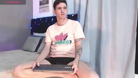 Snapshot of matteo12_ chatting on November 17, 2025, 2:39 am ---Matteo--- online show from November 17, 2025, 2:39 am