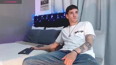 Snapshot of matteo12_ chatting on November 20, 2025, 4:45 am ---Matteo--- online show from November 20, 2025, 4:45 am