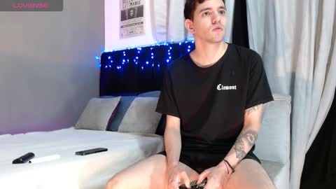 Snapshot of matteo12_ chatting on November 30, 2025, 8:51 am ---Matteo--- online show from November 30, 2025, 8:51 am