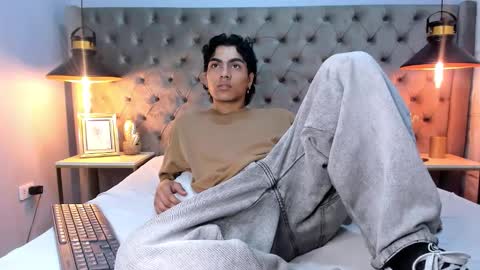 mattfiore online show from November 13, 2025, 11:42 am