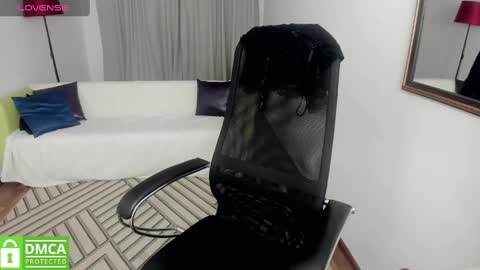 Snapshot of mature_blonde7 chatting on December 19, 2024, 4:35 pm Lana online show from December 19, 2024, 4:35 pm