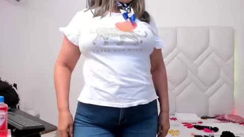 ISABEL online show from October 1, 2025, 8:59 pm