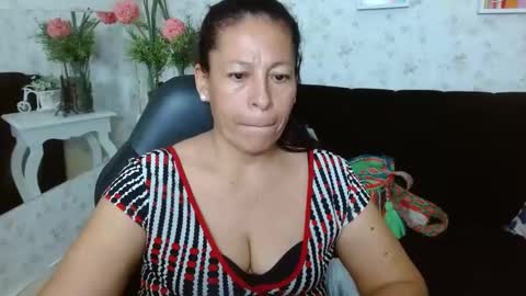 Snapshot of mature_martina_ chatting on January 21, 2025, 1:39 am Martina online show from January 21, 2025, 1:39 am