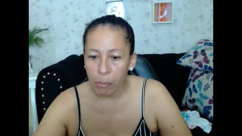 Snapshot of mature_martina_ chatting on January 26, 2025, 2:14 am Martina online show from January 26, 2025, 2:14 am