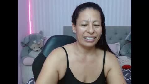 Snapshot of mature_martina_ chatting on February 5, 2025, 3:13 am Martina online show from February 5, 2025, 3:13 am