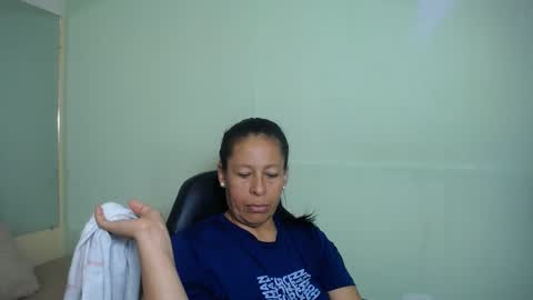 Snapshot of mature_martina_ chatting on February 25, 2025, 12:47 am Martina online show from February 25, 2025, 12:47 am