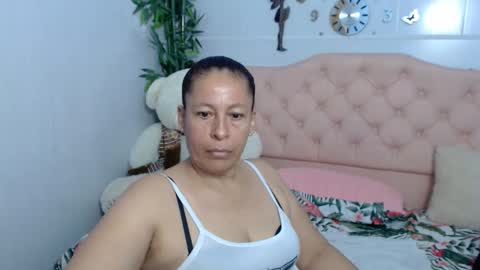 Snapshot of mature_martina_ chatting on September 24, 2025, 10:57 pm Martina online show from September 24, 2025, 10:57 pm