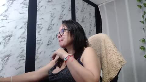 Snapshot of mature_wolf chatting on February 18, 2025, 10:36 pm Sonia online show from February 18, 2025, 10:36 pm