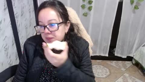 Snapshot of mature_wolf chatting on March 11, 2025, 12:28 pm Sonia online show from March 11, 2025, 12:28 pm