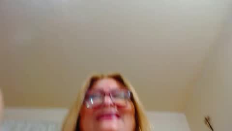 maturehot649 online show from December 5, 2024, 11:16 am