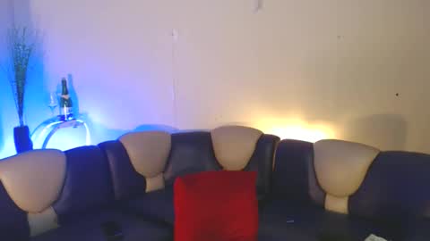 Snapshot of maturity_mommy_intown chatting on October 25, 2025, 9:42 pm maturity_mommy_intown online show from October 25, 2025, 9:42 pm