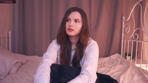 Snapshot of maudhaskell chatting on February 2, 2025, 4:00 pm Lily online show from February 2, 2025, 4:00 pm