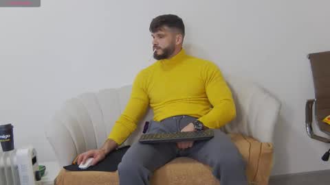 Snapshot of mauro_real_man chatting on November 12, 2025, 6:30 pm mauro_real_man online show from November 12, 2025, 6:30 pm