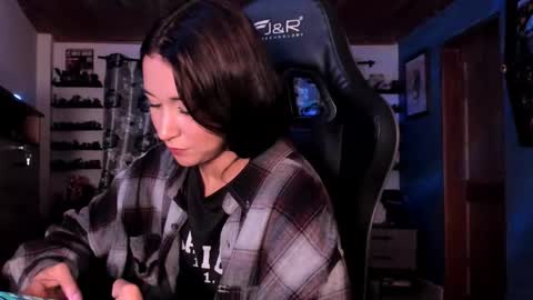 Hilary online show from November 18, 2025, 9:41 pm