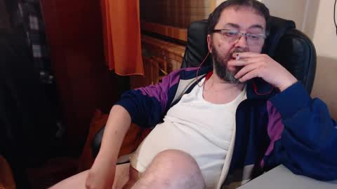 Snapshot of max818k chatting on December 1, 2024, 9:26 pm Max online show from December 1, 2024, 9:26 pm