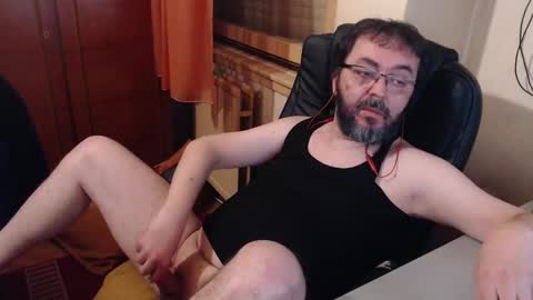 Snapshot of max818k chatting on January 12, 2025, 4:18 pm Max online show from January 12, 2025, 4:18 pm