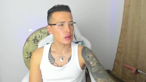 Snapshot of max__b chatting on March 10, 2025, 5:43 am max__b online show from March 10, 2025, 5:43 am