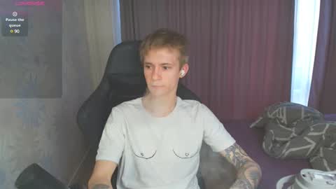 Snapshot of max_gen chatting on January 22, 2025, 1:42 pm Max Gen with tats 24years  And Ethan without tats 20 years online show from January 22, 2025, 1:42 pm