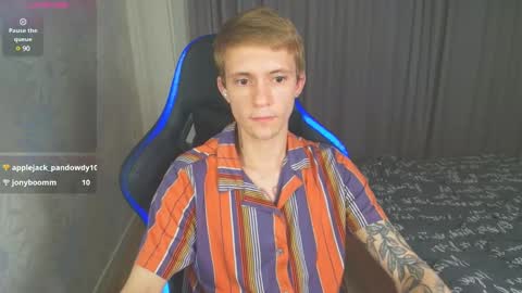 Snapshot of max_gen chatting on January 30, 2025, 12:29 am Max Gen with tats 24years  And Ethan without tats 20 years online show from January 30, 2025, 12:29 am
