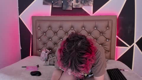 Max lover1 online show from December 18, 2024, 1:56 pm