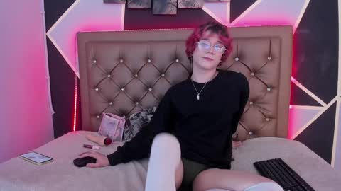 Max lover1 online show from December 19, 2024, 3:08 pm