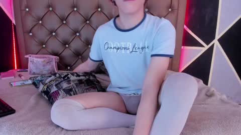 Max lover1 online show from December 20, 2024, 5:51 pm