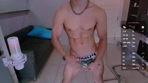 Snapshot of max_russell chatting on February 10, 2025, 12:39 pm Former Porn Star online show from February 10, 2025, 12:39 pm