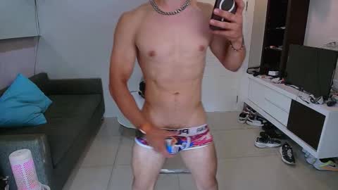 Snapshot of max_russell chatting on March 8, 2025, 12:09 pm Former Porn Star online show from March 8, 2025, 12:09 pm