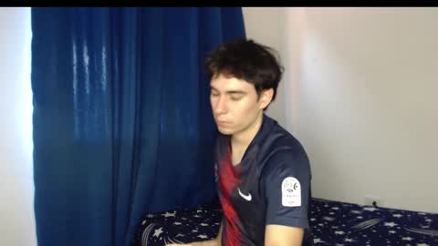 Snapshot of max_snow1616 chatting on October 8, 2025, 2:04 pm max_snow1616 online show from October 8, 2025, 2:04 pm