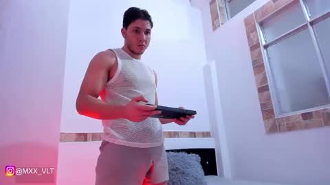 max_valiant1 online show from November 2, 2025, 10:23 pm