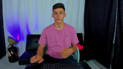 Snapshot of max_wild01 chatting on January 25, 2025, 11:02 am MAX online show from January 25, 2025, 11:02 am