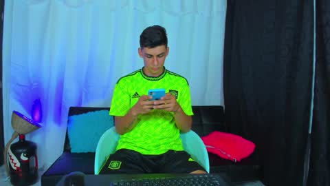 Snapshot of max_wild01 chatting on January 27, 2025, 7:14 am MAX online show from January 27, 2025, 7:14 am