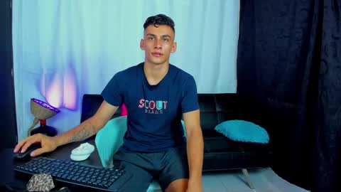 Snapshot of max_wild01 chatting on March 1, 2025, 12:45 pm MAX online show from March 1, 2025, 12:45 pm