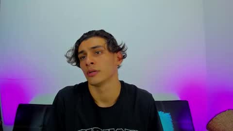 Snapshot of max_wild01 chatting on September 28, 2025, 6:19 am MAX online show from September 28, 2025, 6:19 am