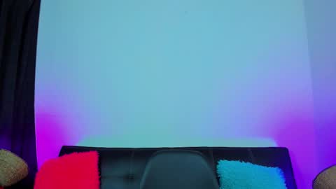 Snapshot of max_wild01 chatting on October 31, 2025, 1:34 pm MAX online show from October 31, 2025, 1:34 pm