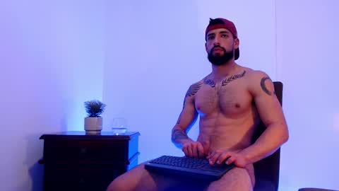 max_xl_ online show from March 4, 2025, 8:16 pm