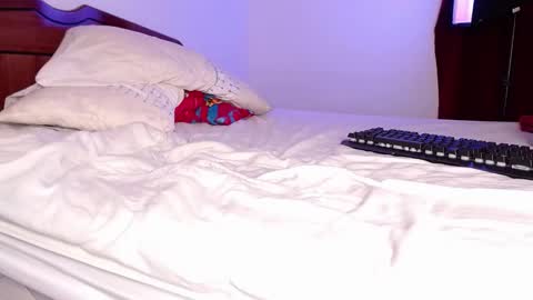 Snapshot of maxi_open chatting on December 13, 2024, 8:58 pm Maxi Model Independent online show from December 13, 2024, 8:58 pm