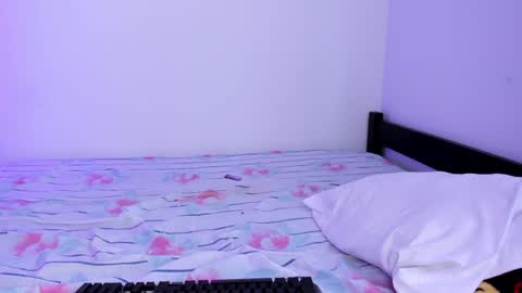 Snapshot of maxi_open chatting on January 24, 2025, 4:17 pm Maxi Model Independent online show from January 24, 2025, 4:17 pm