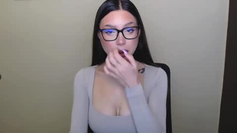 Snapshot of maxi_sweetheart chatting on December 5, 2024, 9:06 am Joanna online show from December 5, 2024, 9:06 am