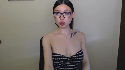 Snapshot of maxi_sweetheart chatting on December 13, 2024, 11:02 am Joanna online show from December 13, 2024, 11:02 am