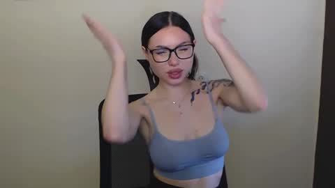 Snapshot of maxi_sweetheart chatting on February 13, 2025, 12:32 pm Joanna online show from February 13, 2025, 12:32 pm